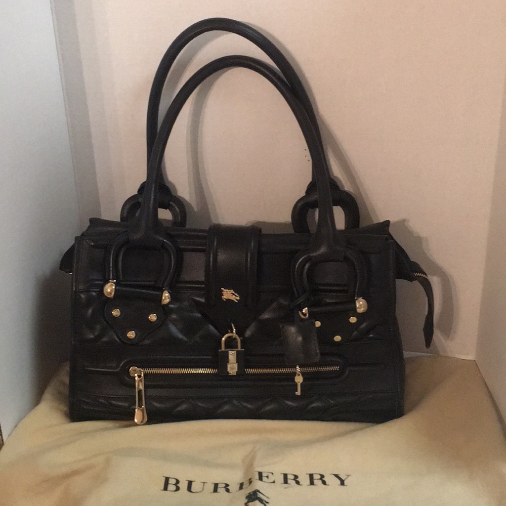 Burberry manor large black quilted leather tote